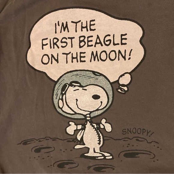 Peanuts Vintage Snoopy on the Moon Graphic Sweatshirt | 2013 | Peanuts × Uniqlo - Picture 6 of 7